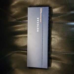 Netgear FS116 (H100)